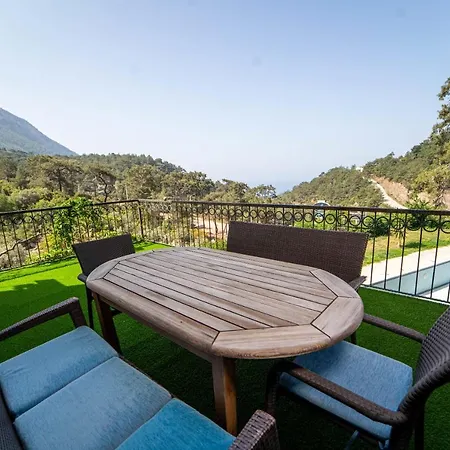 Astonishing Flat With Amazing View, Balcony And Terrace In Fethiye Vakantiehuis