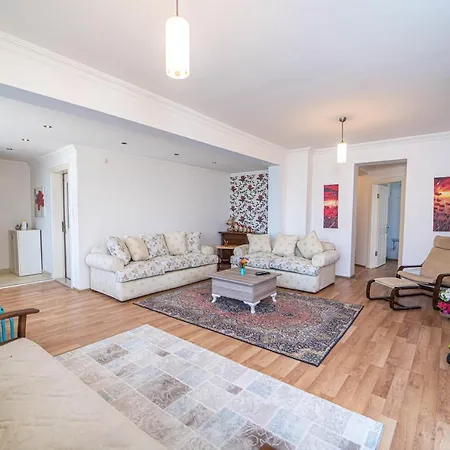 Vakantiehuis Astonishing Flat With Amazing View, Balcony And Terrace In Fethiye *