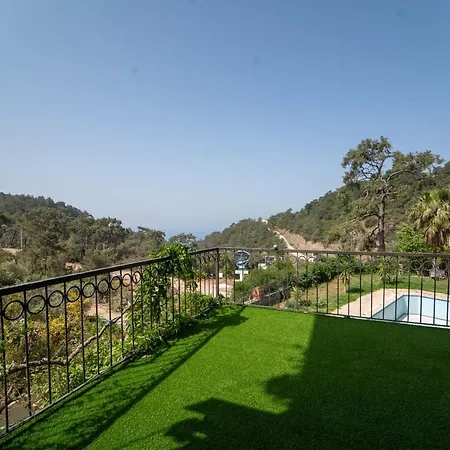 Astonishing Flat With Amazing View, Balcony And Terrace In Fethiye Vakantiehuis Fethiye