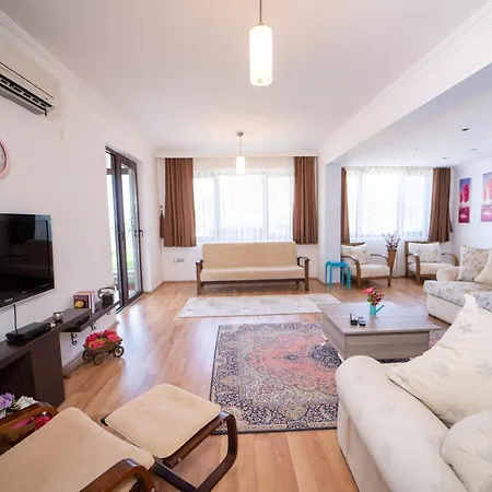 Astonishing Flat With Amazing View, Balcony And Terrace In Fethiye 费特希耶